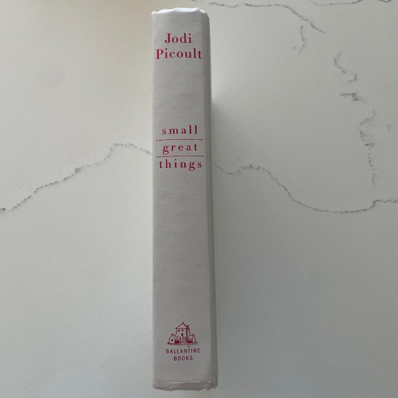 Small Great Things by Jodi Picoult | Hardcover Legal Drama Bestseller - Picture 6 of 7